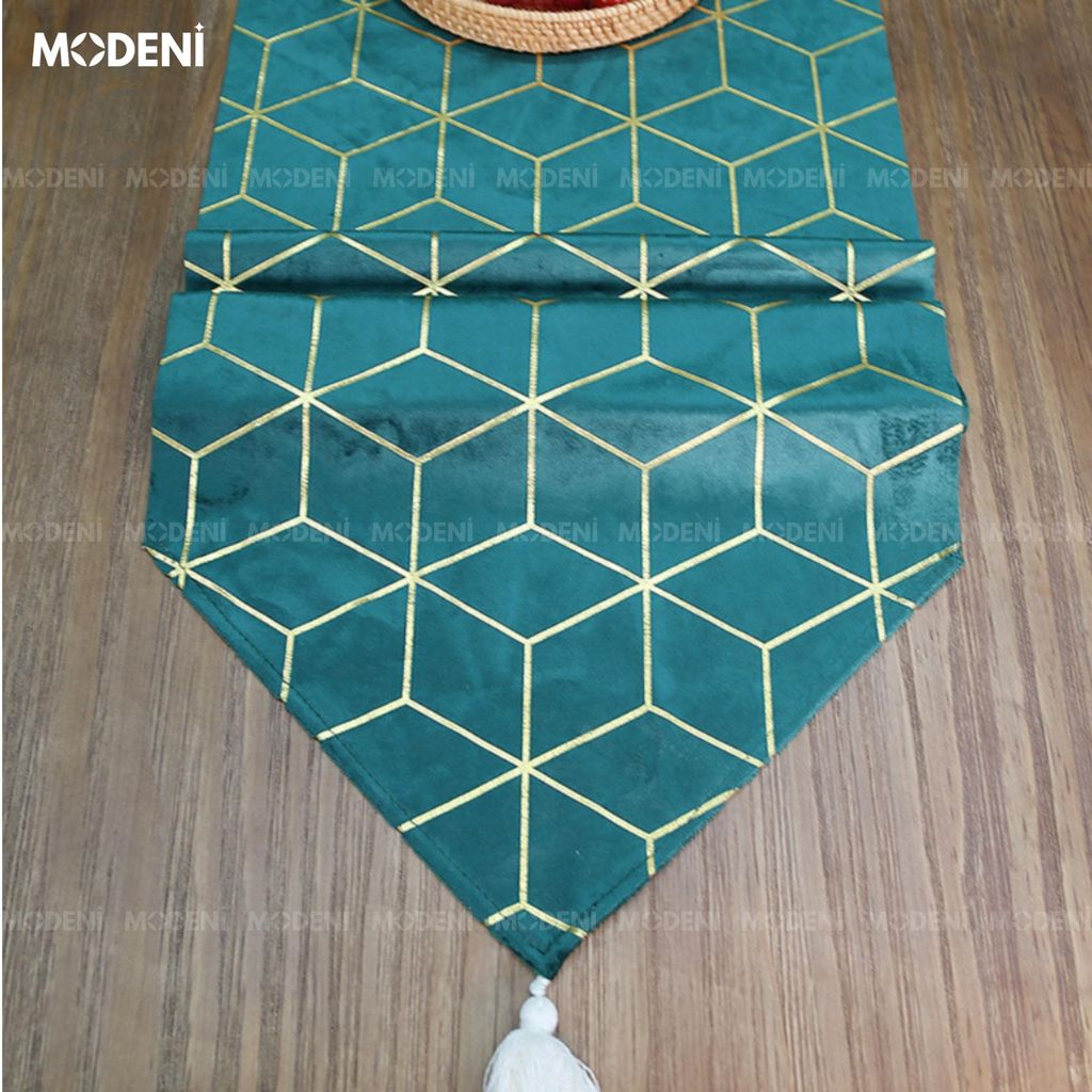 Khăn Runner Emerald Keno – Vải Polyester Xanh Ngọc, Hoạ Tiết Vàng Kim Cao Cấp – Tô Điểm Bàn Tiệc & Decor Quầy Bar Đẳng Cấp