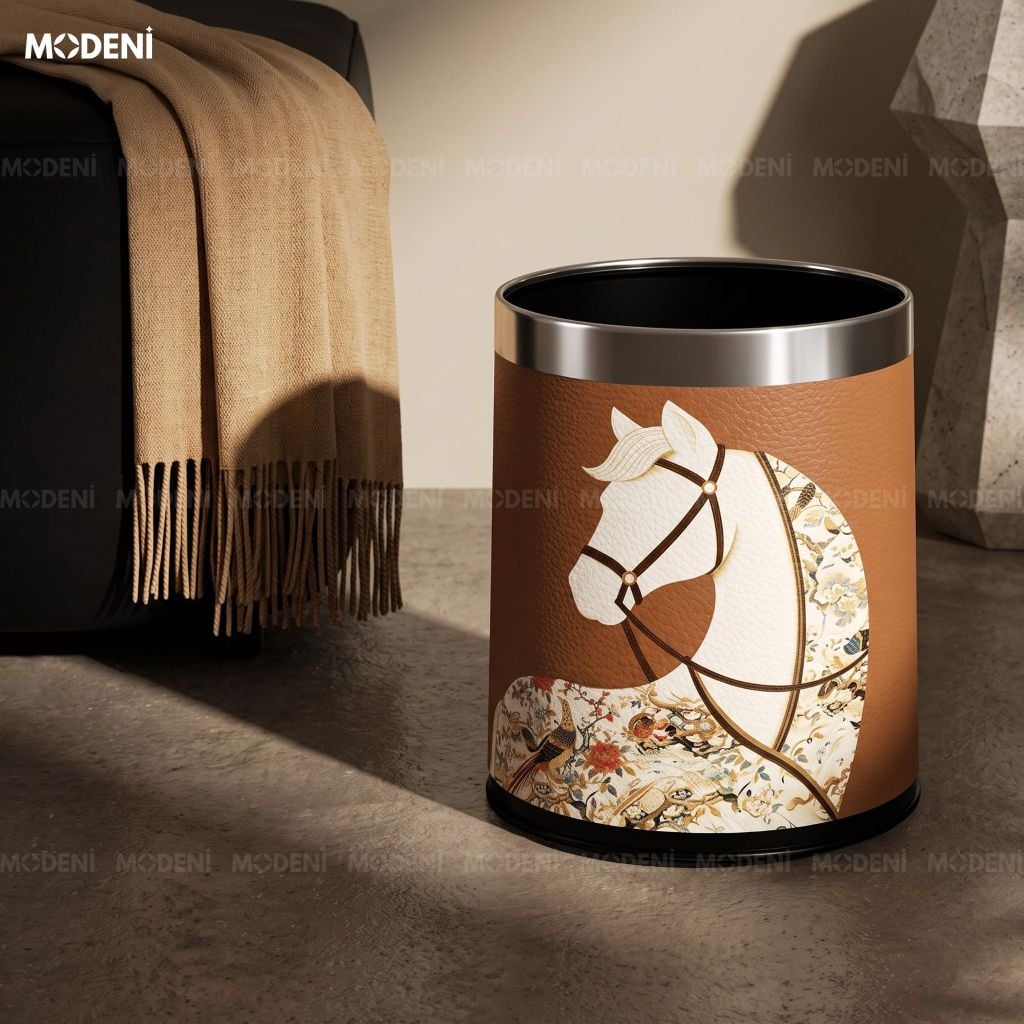 Thùng Rác Decor Cavallo Kim Loại Phối Da Cao Cấp Nghệ Thuật Hoàng Gia Nổi Bật Bức Họa Bạch Mã Khung Gold Cho Không Gian Làm Việc