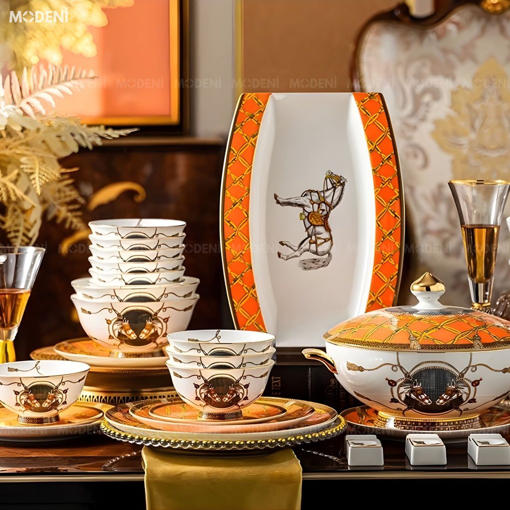 Bộ Chén Đĩa Sứ Xương Cao Cấp Cavalla – Họa Tiết Ngựa Quý Sang Trọng, Sắc Cam Hermes Biểu Trưng Cho Phong Cách Sống Thượng Lưu Trên Bàn Tiệc Sang Trọng