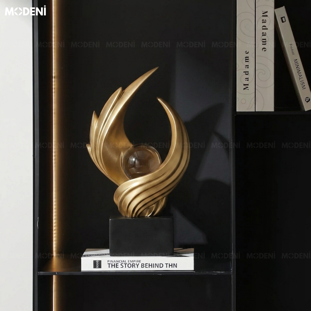 Tượng Aurel Gold - Resin cao cấp vàng ánh kim phối cầu thủy tinh trang trí mọi không gian
