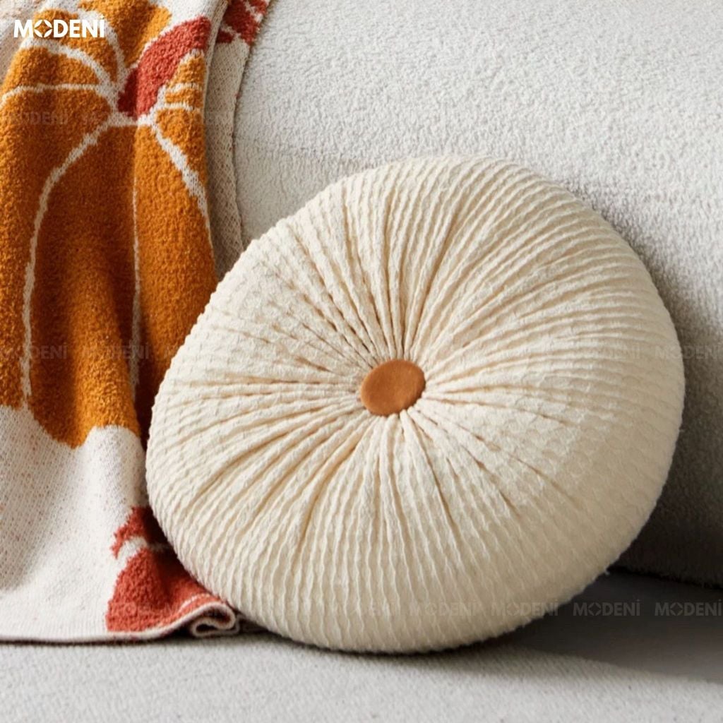 Vỏ Gối Sofa Pompon Vải Len Xốp Phong Cách Hàn Quốc Dáng Tròn Xếp Ly Đính Cúc Nâu Cho Ghế Thư Giãn