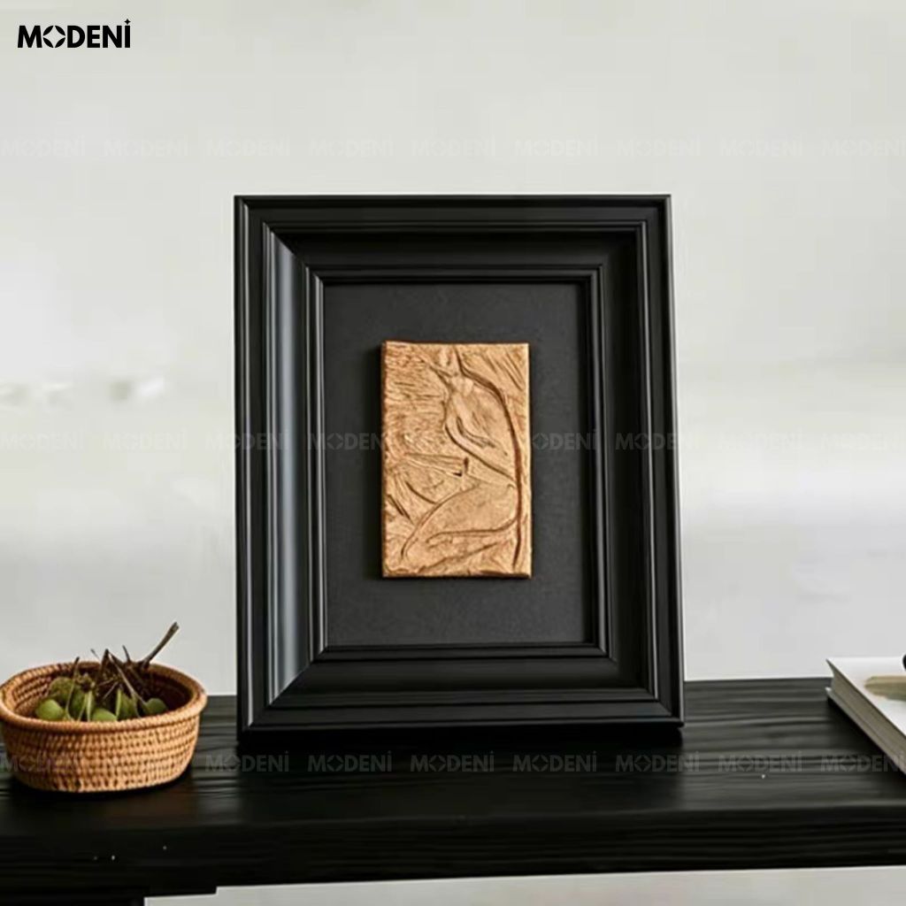 Tranh Trang Trí Tacet Khung Gỗ Đen Thiết Kế Tương Phản Màu Vàng Đồng Sang Trọng Cho Góc Làm Việc