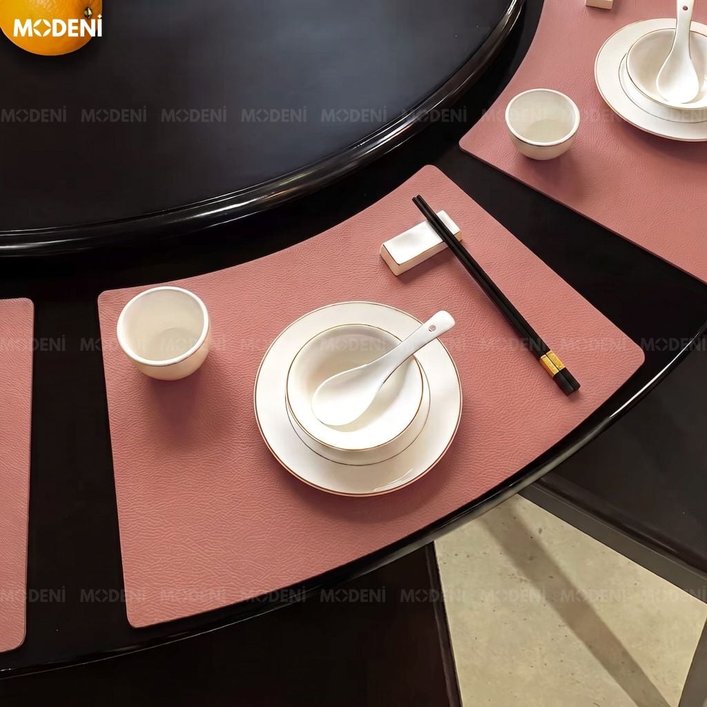Tấm Lót Bàn Ăn Arcato Placemat PVC Giả Da Hồng Dáng Cong Bán Nguyệt Chống Nước Dễ Lau Chùi Cho Bàn Tiệc