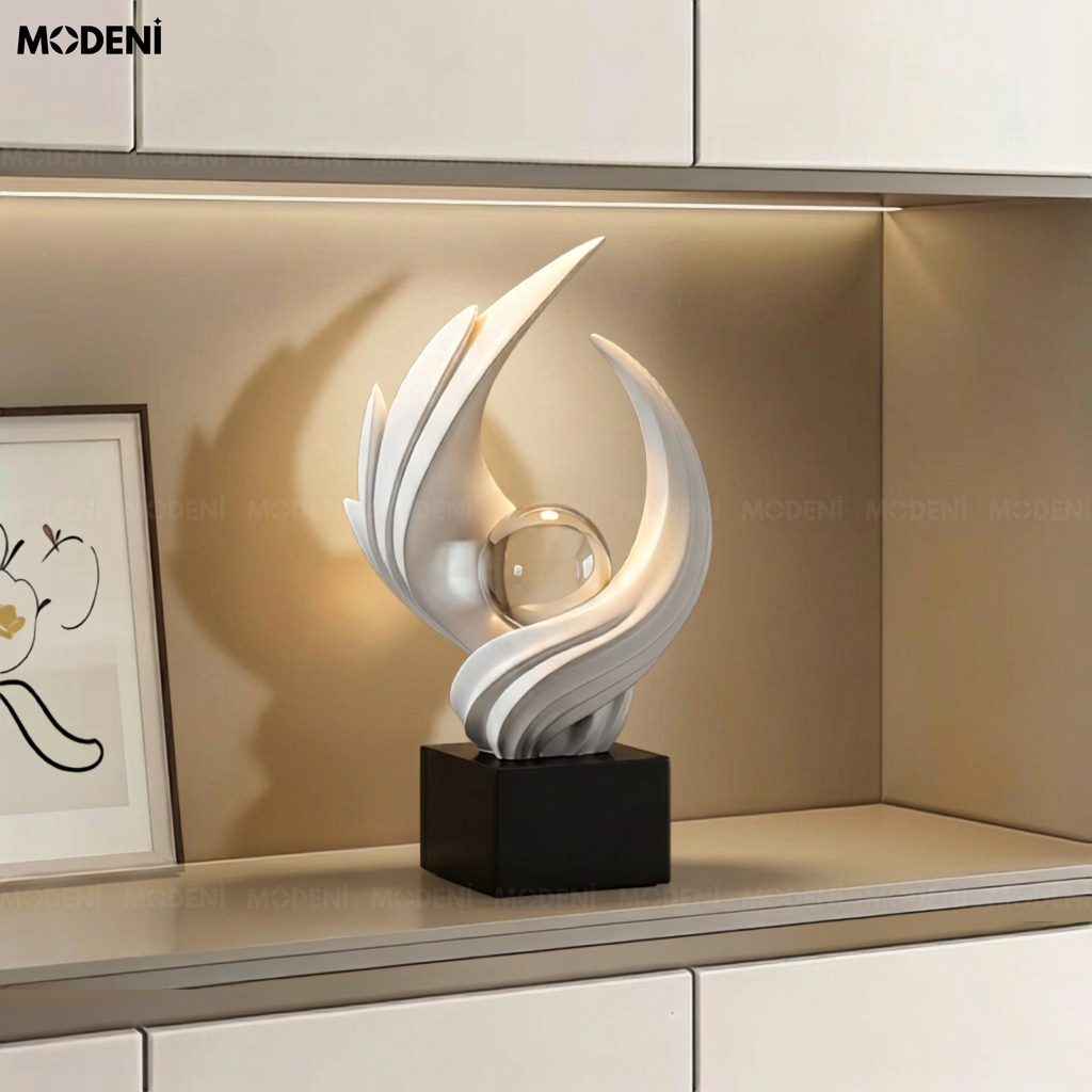 Tượng Trang Trí Aurel white - Resin cao cấp trắng mờ biểu tượng ánh sáng và sự tinh khiết phối cầu thủy tinh trang trí phòng khách/kệ tủ