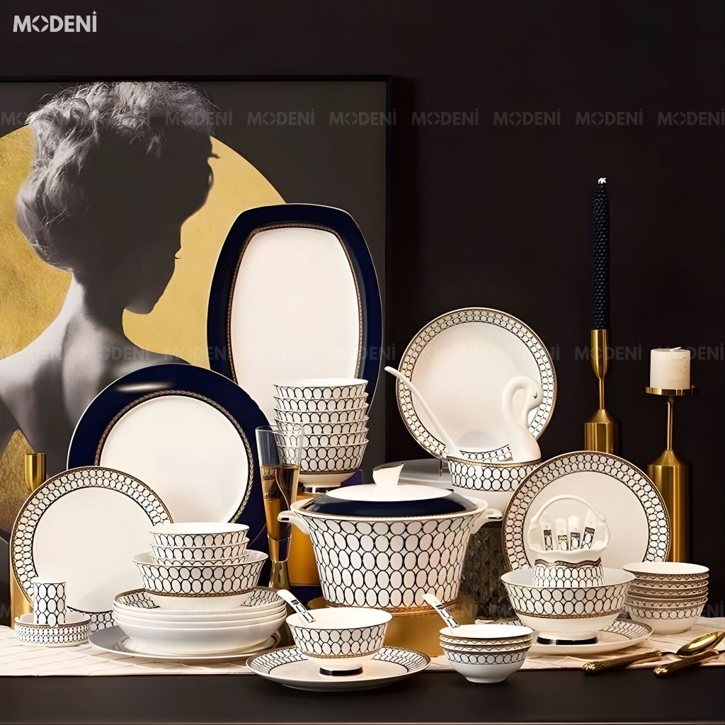Bộ Chén Đĩa Sứ Xương Cao Cấp Aurelius – Họa Tiết Vòng Liên Hoàn Vàng Kim Trên Nền Xanh Navy Sang Trọng, Tôn Vinh Nghệ Thuật Bàn Tiệc Tinh Tế