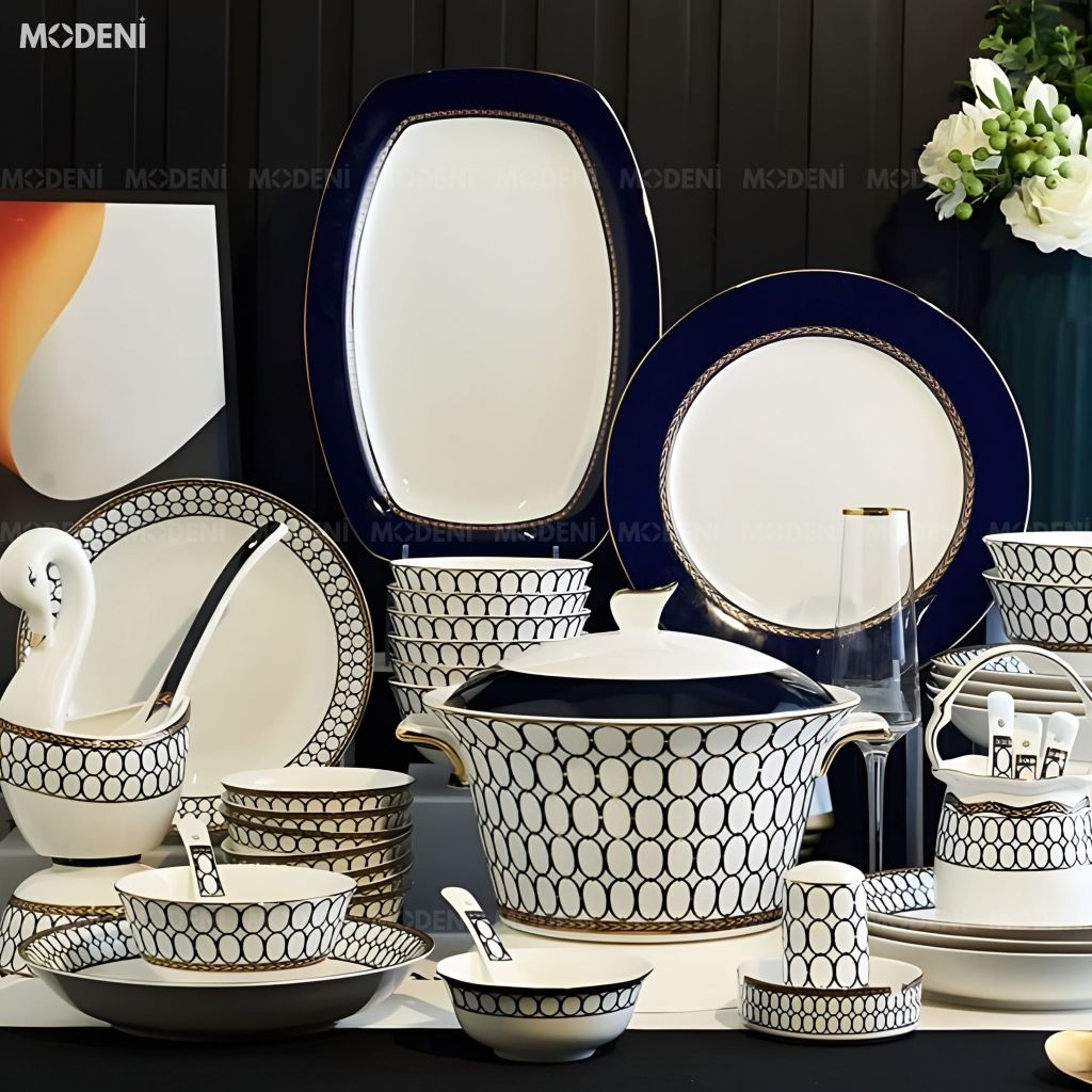 Bộ Chén Đĩa Sứ Xương Cao Cấp Aurelius – Họa Tiết Vòng Liên Hoàn Vàng Kim Trên Nền Xanh Navy Sang Trọng, Tôn Vinh Nghệ Thuật Bàn Tiệc Tinh Tế
