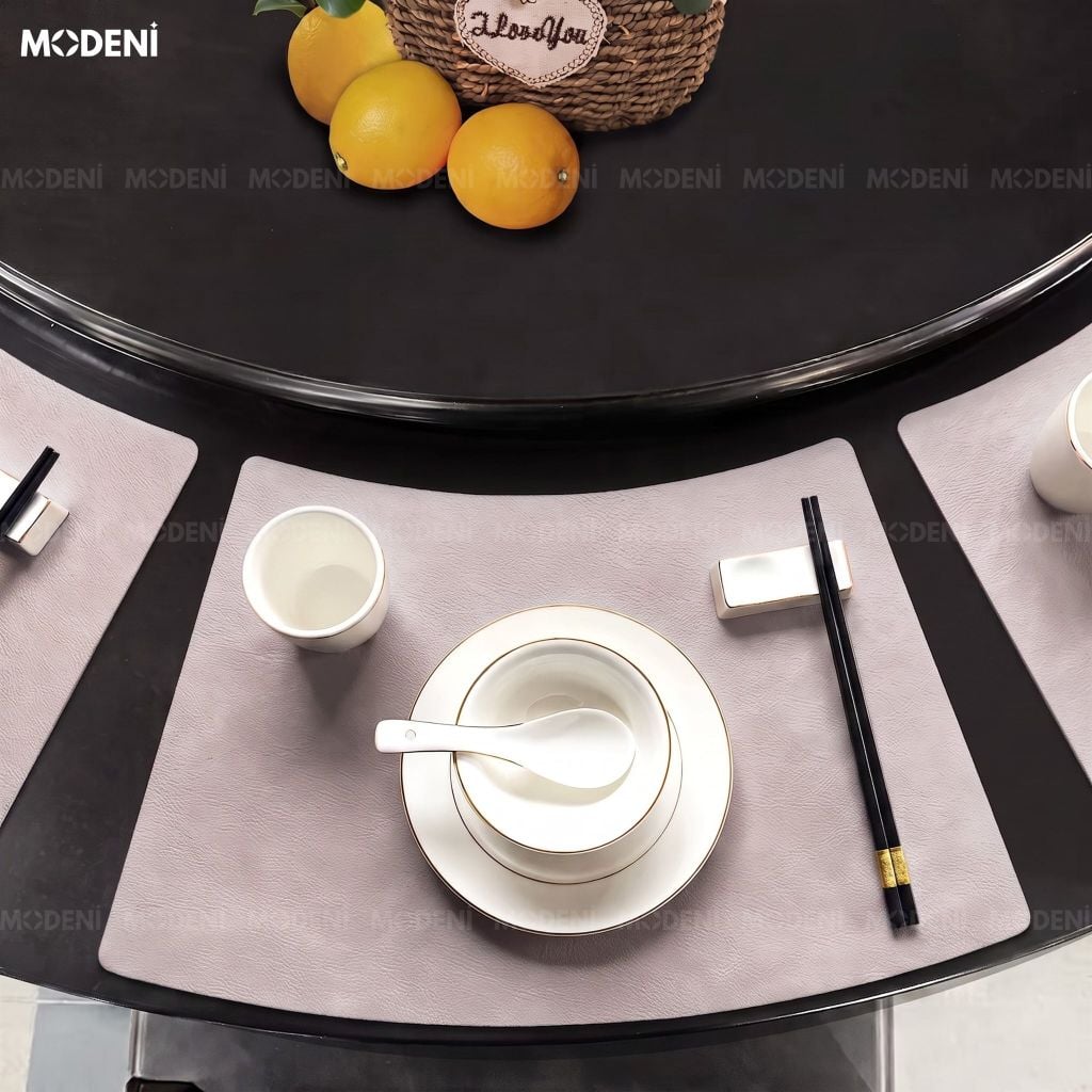 Tấm Lót Bàn Ăn Arcato Placemat PVC Giả Da Xám Trắng Dáng Cong Bán Nguyệt Chống Nước Dễ Lau Chùi Cho Bàn Tiệc
