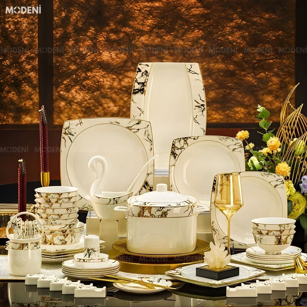 Bộ Chén Đĩa Sứ Xương Cao Cấp Marva – Họa Tiết Vân Đá Cẩm Thạch Phối Viền Vàng Kim, Biểu Tượng Của Sự Thanh Lịch Và Quyền Quý Trên Bàn Tiệc Sang Trọng