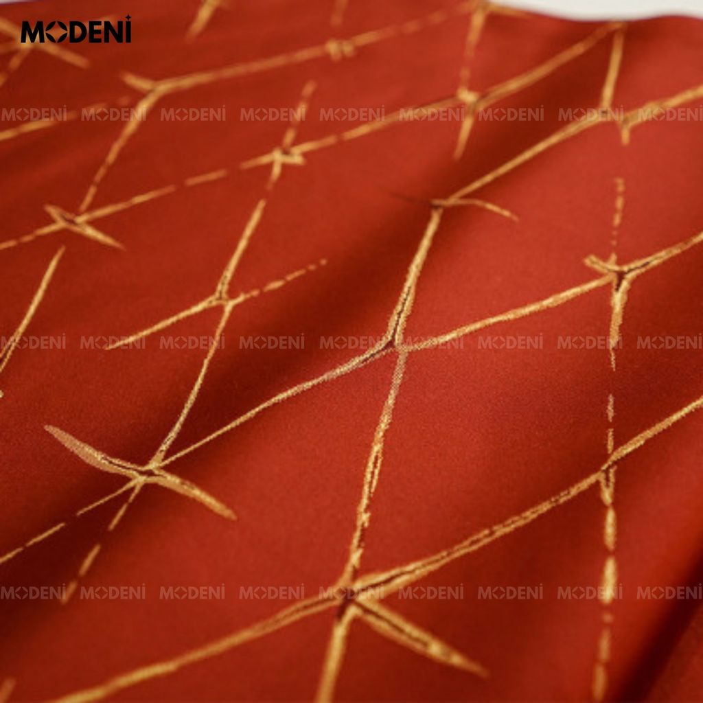 Khăn Bàn Table Runner Spring Đỏ Viền Vàng – Phủ Đẹp Từng Gấp Gọn, Khó Phai Dáng Chuẩn – Họa Tiết Kim Tuyến Giao Cắt Thanh Lịch – Phù Hợp Decor Bàn Tiệc, Nhà Phố, Sofa Mùa Lễ