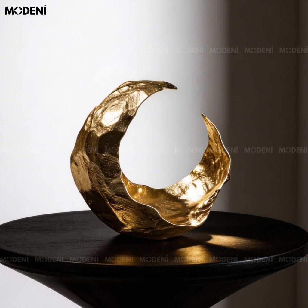 Tượng Trang Trí Crescent Moon Cao Cấp - Thiết Kế Vòng Cung, Tuyệt Tác Dát Vàng Nghệ Thuật Hiện Đại Sang Trọng