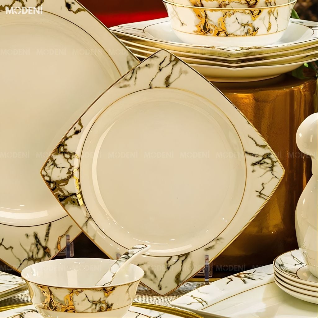 Bộ Chén Đĩa Sứ Xương Cao Cấp Marva – Họa Tiết Vân Đá Cẩm Thạch Phối Viền Vàng Kim, Biểu Tượng Của Sự Thanh Lịch Và Quyền Quý Trên Bàn Tiệc Sang Trọng
