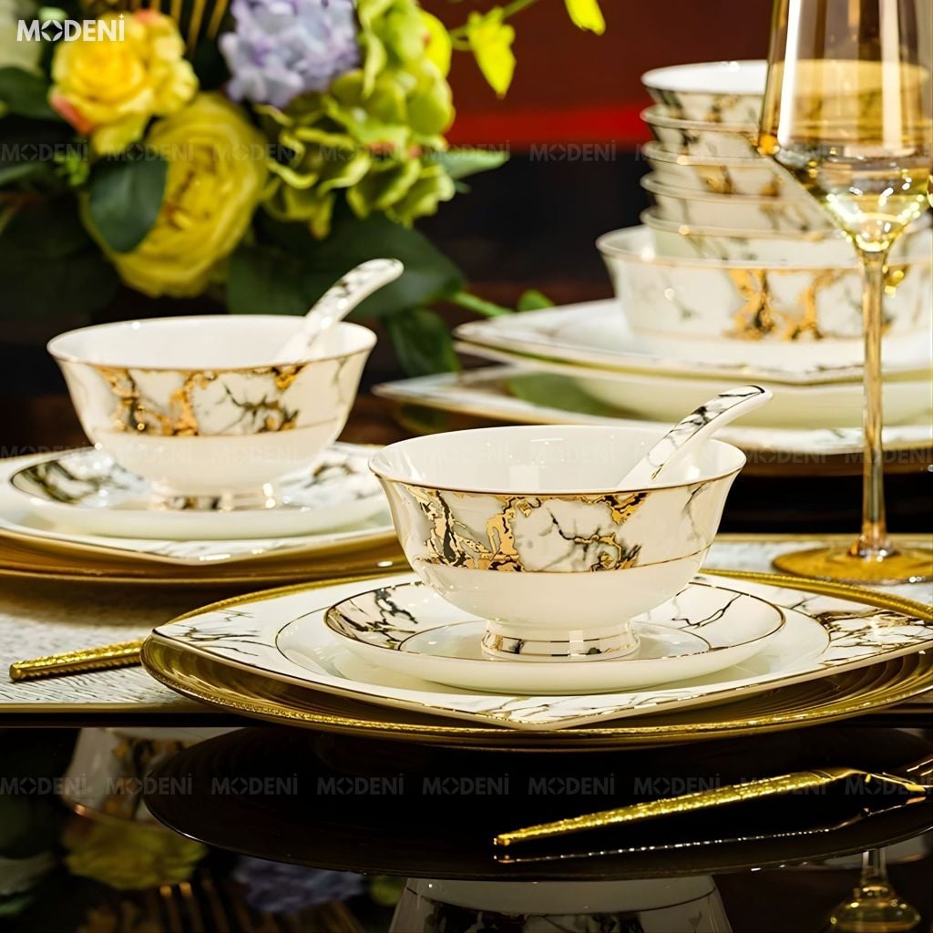 Bộ Chén Đĩa Sứ Xương Cao Cấp Marva – Họa Tiết Vân Đá Cẩm Thạch Phối Viền Vàng Kim, Biểu Tượng Của Sự Thanh Lịch Và Quyền Quý Trên Bàn Tiệc Sang Trọng