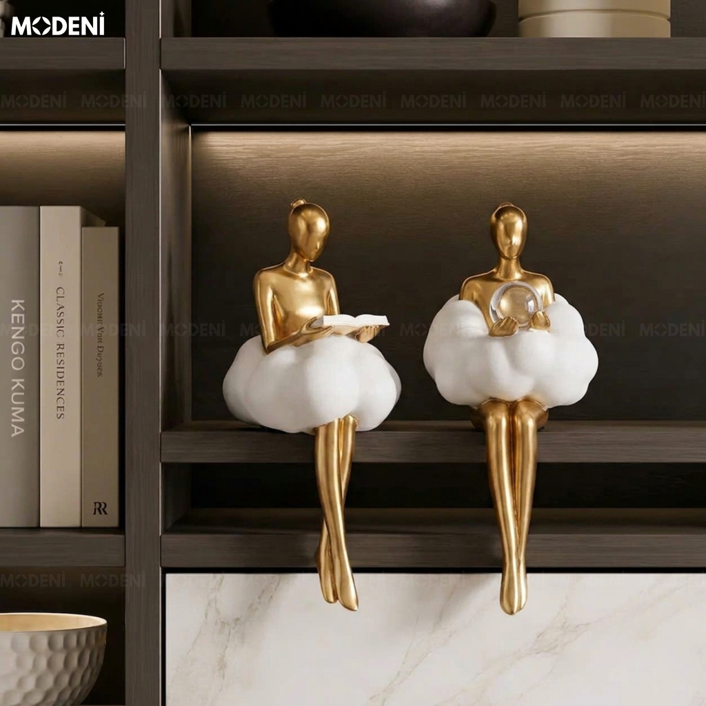 Tượng Cô Gái Ethereal & Linus – Tượng Decor Nghệ Thuật Resin Vàng Trắng – Thiết Kế Ngồi Mép Kệ Bay Bổng – Cao 23cm, Phù Hợp Decor Kệ Sách, Bàn Console, Góc Chill Sang Trọng