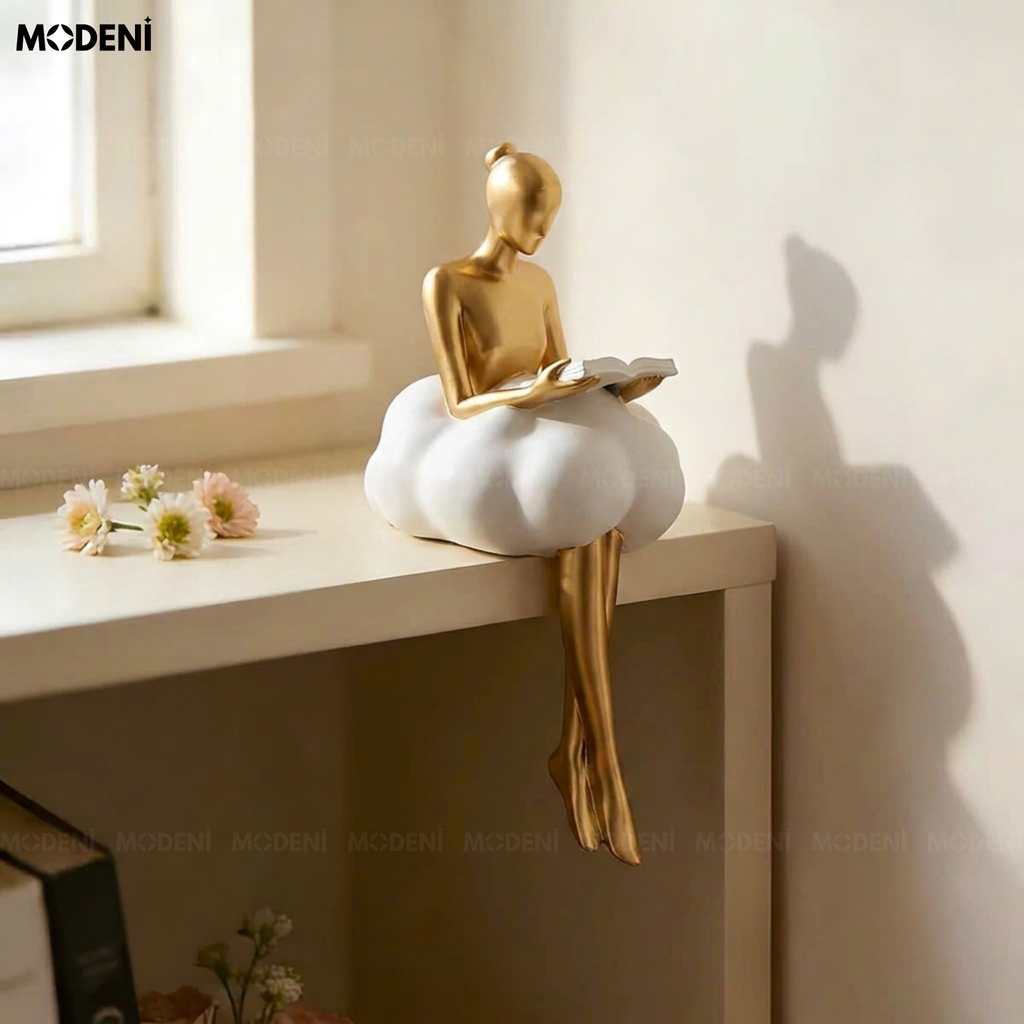 Tượng Cô Gái Ethereal & Linus – Tượng Decor Nghệ Thuật Resin Vàng Trắng – Thiết Kế Ngồi Mép Kệ Bay Bổng – Cao 23cm, Phù Hợp Decor Kệ Sách, Bàn Console, Góc Chill Sang Trọng