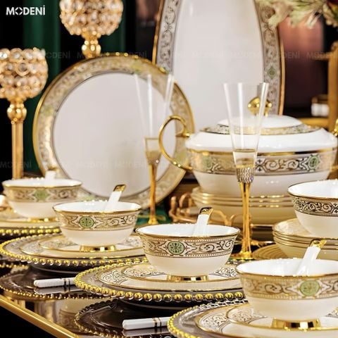  Bộ Chén Đĩa Sứ Xương Cao Cấp Polar – Họa Tiết Hoàng Gia Châu Âu Phối Vàng Kim Và Xanh Ngọc, Biểu Trưng Cho Sự Thịnh Vượng Và Đẳng Cấp Trên Bàn Tiệc Sang Trọng 