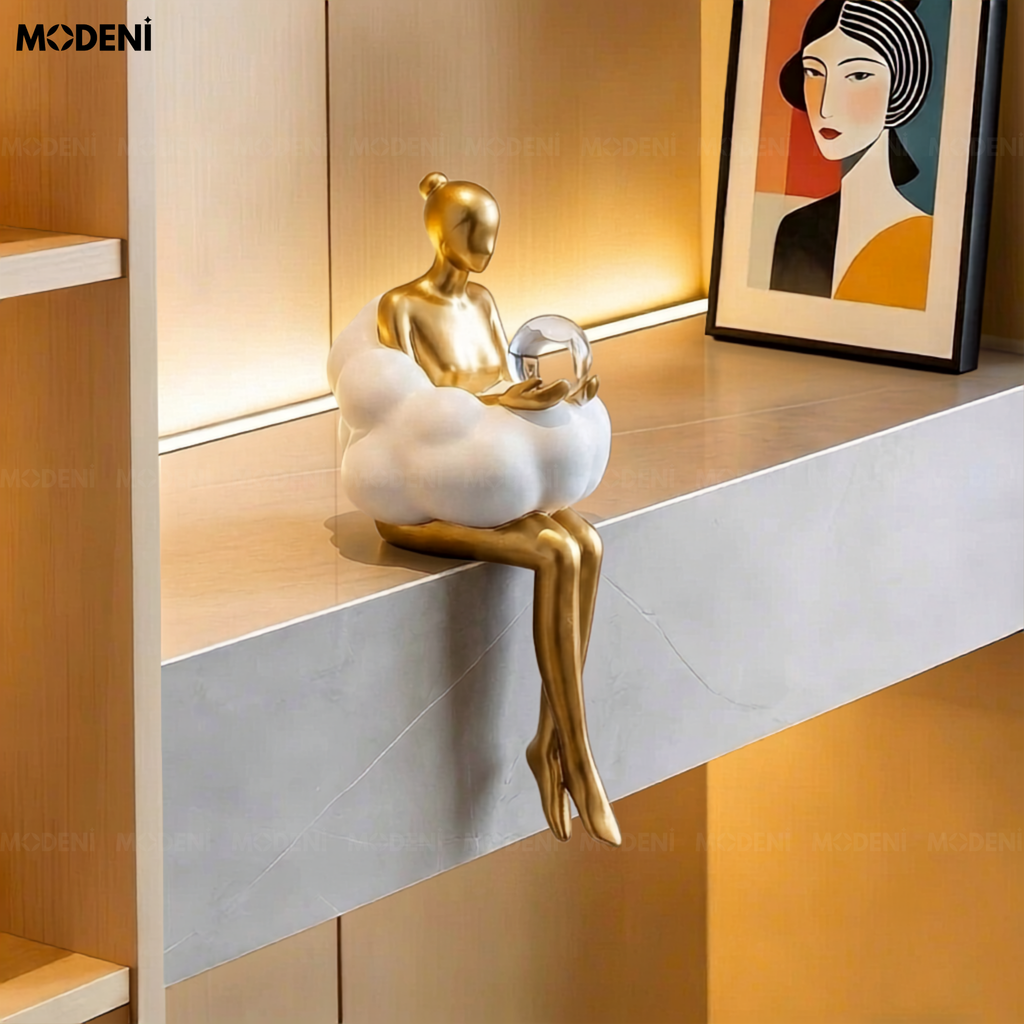 Tượng Cô Gái Ethereal & Linus – Tượng Decor Nghệ Thuật Resin Vàng Trắng – Thiết Kế Ngồi Mép Kệ Bay Bổng – Cao 23cm, Phù Hợp Decor Kệ Sách, Bàn Console, Góc Chill Sang Trọng