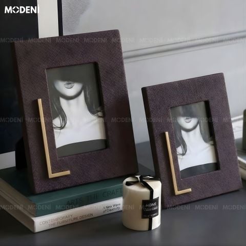  Set Khung Ảnh Deni Đen Đỏ Họa Tiết Vân Da Đà Điểu Phối Kim Loại Cao Cấp Cho Bàn Console Hiện Đại Sang Trọng 