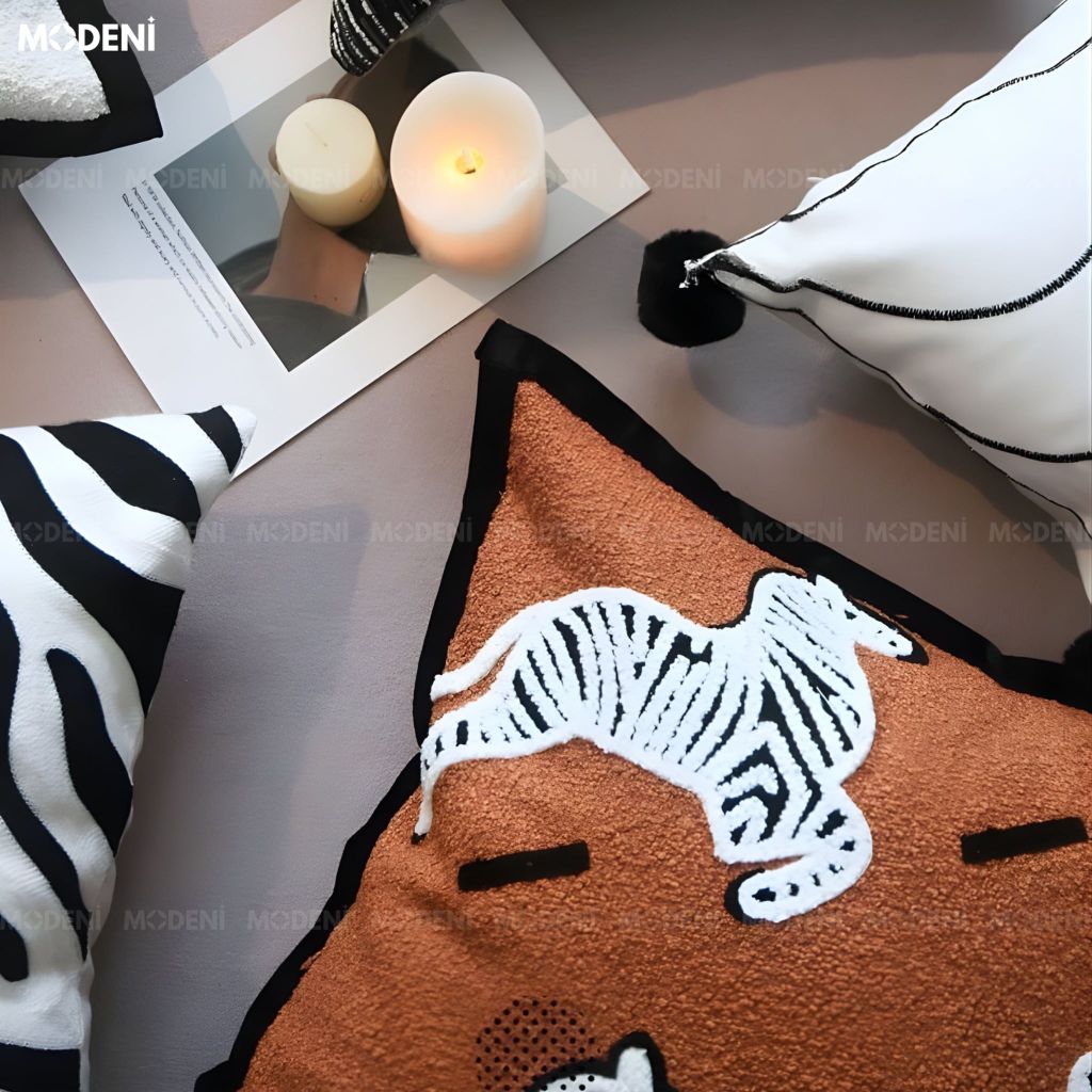 Vỏ Gối Sofa Slant – Vải Jacquard Phối Nhung Họa Tiết Ngựa Vằn Thêu Tân Cổ Điển