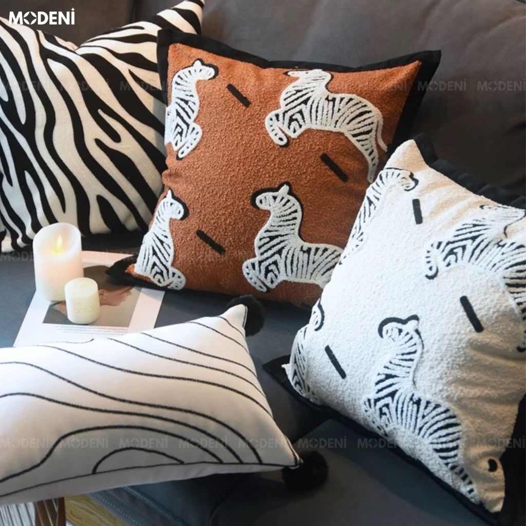 Vỏ Gối Sofa Slant – Vải Jacquard Phối Nhung Họa Tiết Ngựa Vằn Thêu Tân Cổ Điển