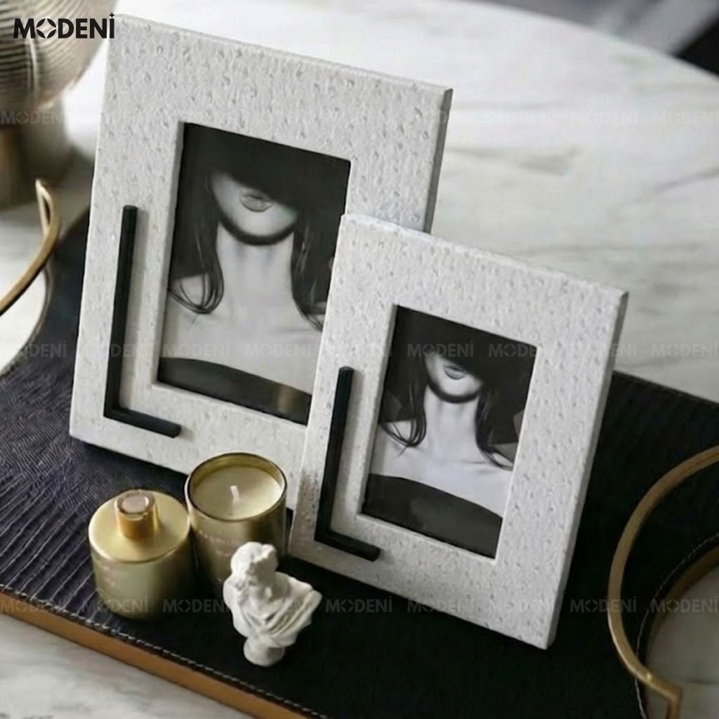 Set Khung Ảnh Deni Trắng Họa Tiết Vân Da Đà Điểu Phối Kim Loại Cao Cấp Cho Bàn Console Hiện Đại Sang Trọng