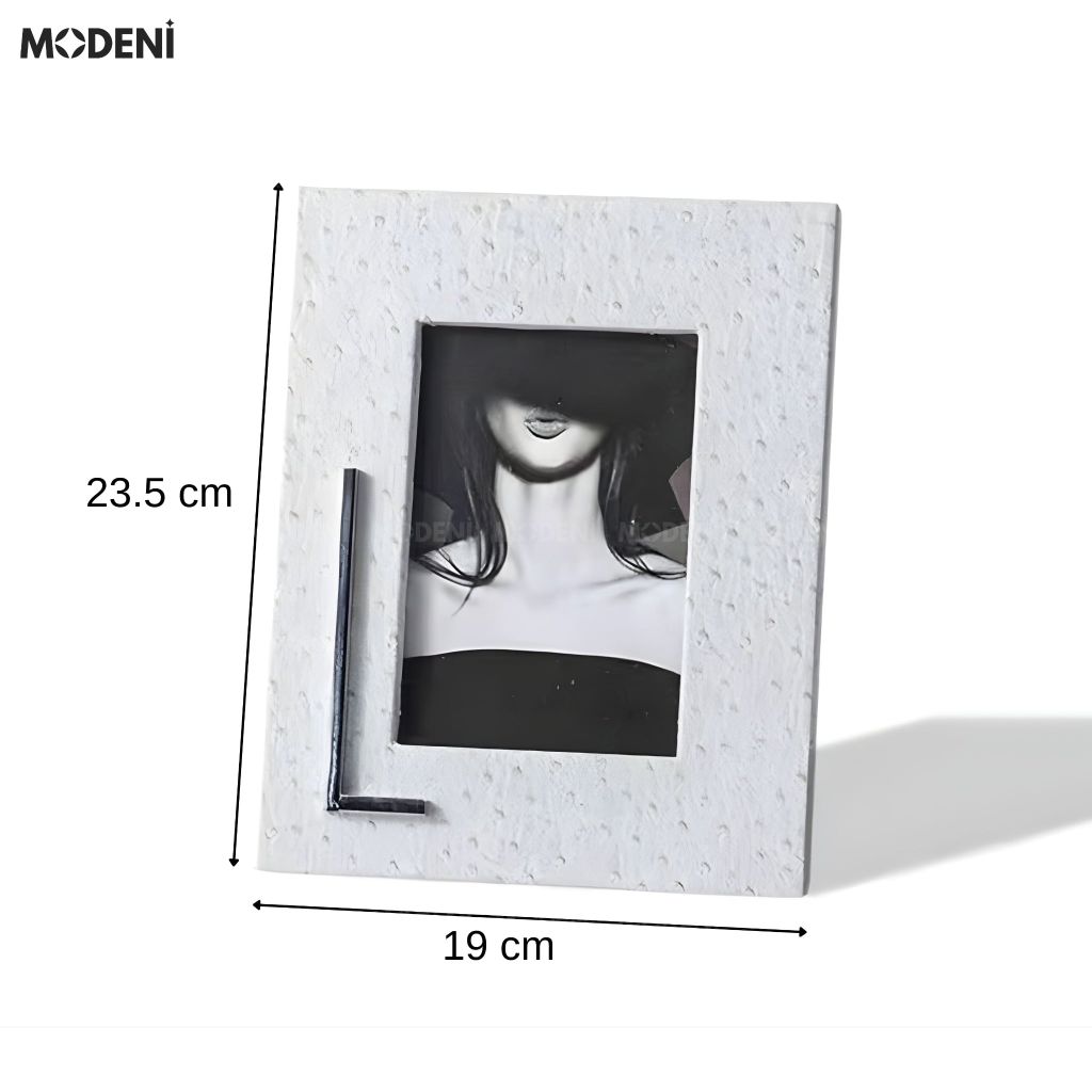 Set Khung Ảnh Deni Trắng Họa Tiết Vân Da Đà Điểu Phối Kim Loại Cao Cấp Cho Bàn Console Hiện Đại Sang Trọng