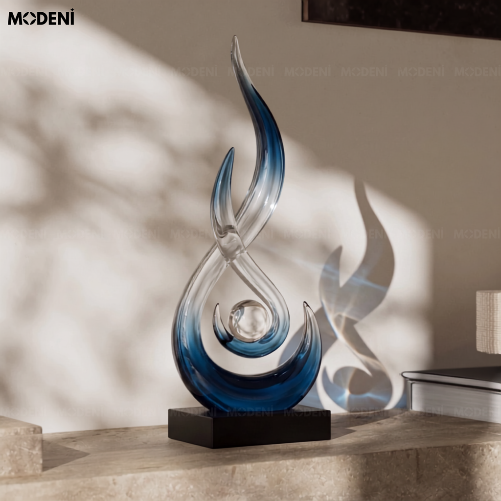 Tượng decor Marcus Blue – Nhựa resin phối cầu thủy tinh, thiết kế  xoáy lửa nghệ thuật sang trọng
