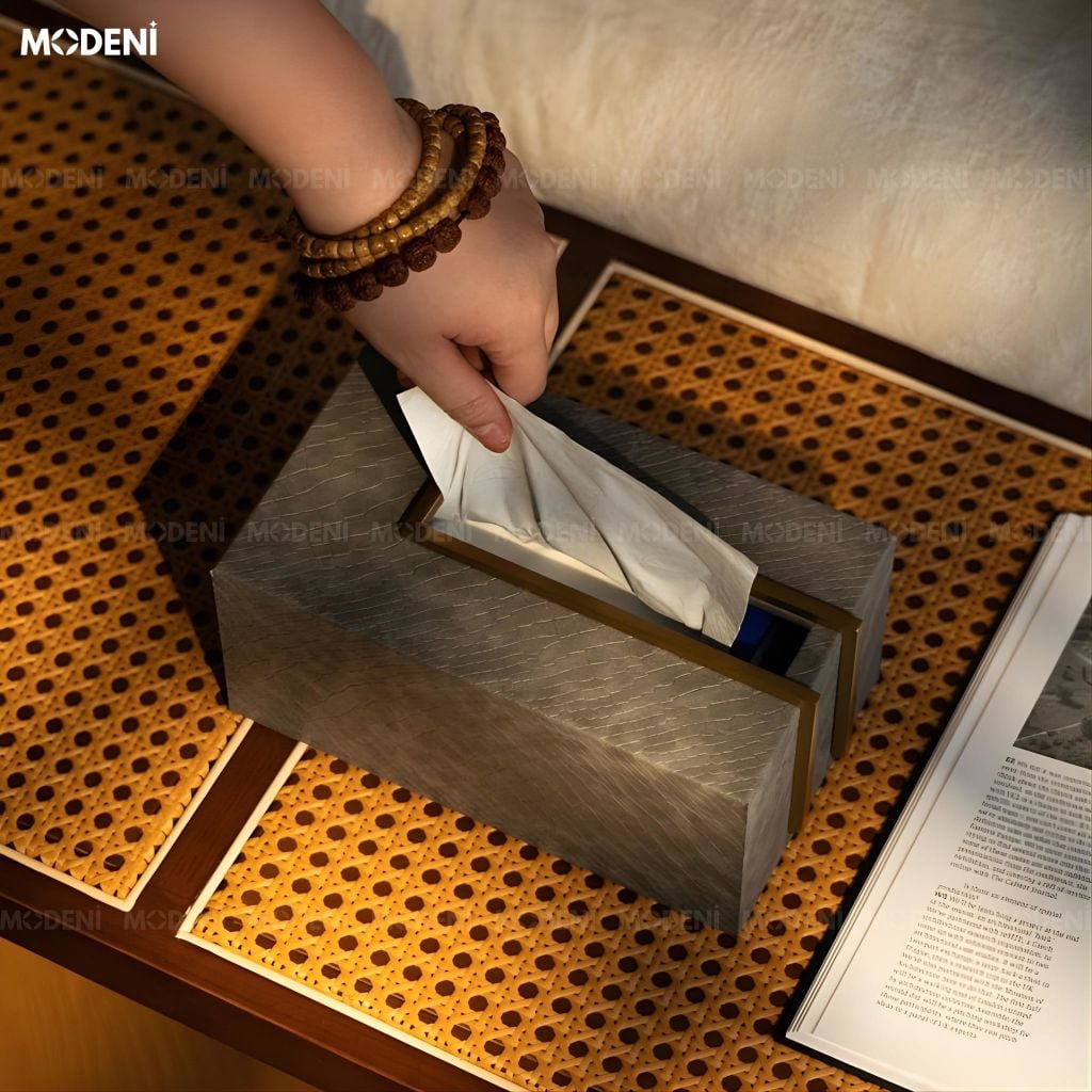 Hộp Khăn Giấy Ali Xám Bọc Da Thủ Công Ánh Kim – Vẻ Đẹp Tinh Giản Sang Trọng Cho Phòng Khách Luxury