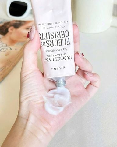 Dưỡng tay L'Occitane mùi CHERRY BLOSSOM 150mL