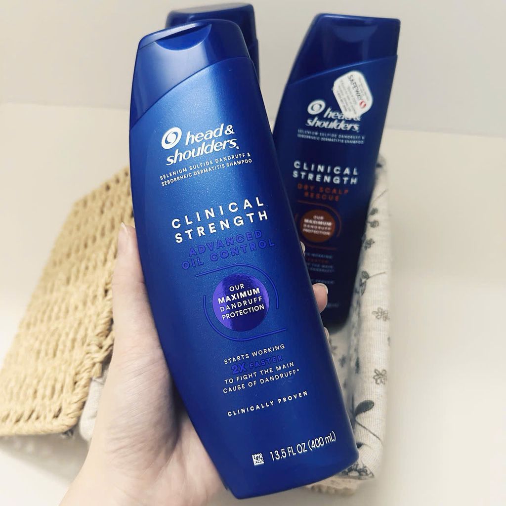 Dầu gội trị gàu cho da dầu dầu Head & Shoulders Clinical Strength Dandruff Defense Advanced Oil Control 400mL