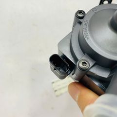Bơm nước phụ BMW 5 Series (F10, F11, G30, G31), 6 Series (F06, G32), 7 Series (F01, G12), 8 Series ( G15, G16), X5 (E70, F15, G05), X6 (E71, F16, G06). Động cơ N55, N63, N20. Đời 2009 - 2023. Hàng Pierburg Đức. Mã 11515A36581, 11517584219, 11517629916