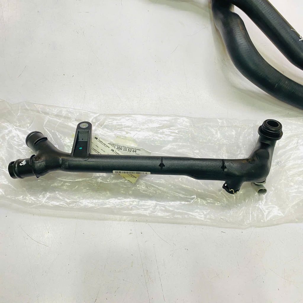 Ống nước làm mát động cơ Mercedes W203, W204 C200, C230, C250 động cơ M271. Đời 2000 - 2014. Hàng xịn. Mã A271200155264, A2712001552, A2712001152