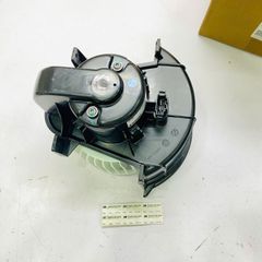 Quạt dàn (giàn) lạnh Audi Q7 (4LB), Porsche Cayenne (9PA), VW Touareg (7LA, 7L6, 7L7). Đời 2002 - 2015. Hàng Audi OEM. Mã 4L1820021, 4L1820021A, 4L1820021B