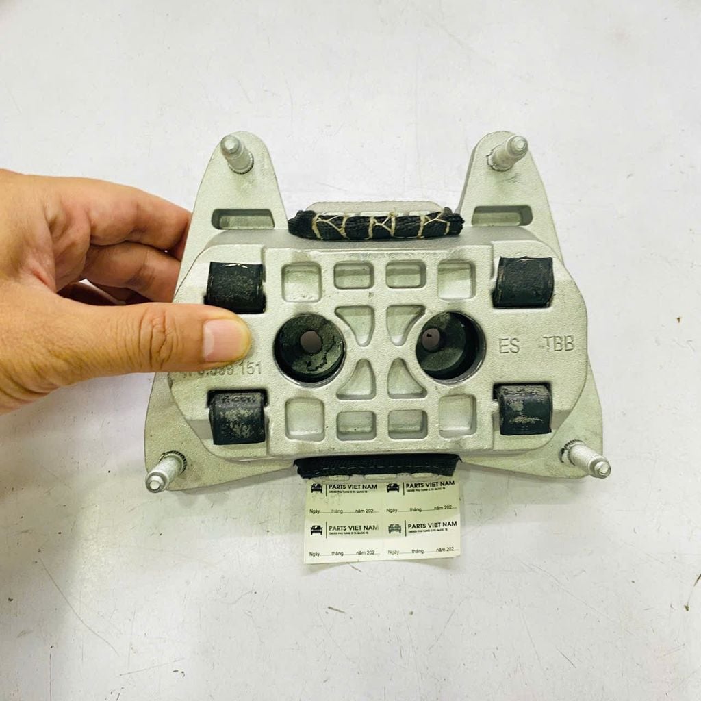 Chân hộp số Audi A6, C6, Sedan, Avant, TFSI,TDI. Động cơ 2.0, 2.7, 2.8, 3.2. Đời 2004 - 2011. Hàng Audi China. Mã 4F0399151BL, 4F0399151BA