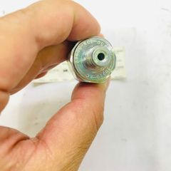 Cảm biến báo dầu 1 giắc Honda Accord CG, CM5, CR-V, Odyssey. Đời 1998 - 2011. Hàng OEM. Mã 28600RCL004