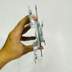 Compa lên xuống kính cửa sau phải Toyota Camry (XV50), Lexus (IS200t, IS250, IS300, IS350), GS (GS250, GS300, GS350, GS450h). Đời 2012 - 2020. Hàng China. Mã 6980333050