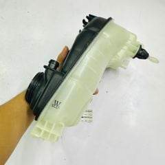 Bình nước phụ Mercedes W264, W176 CLA200, CLA250, GLA200, GLA250. Hàng Febi. Mã A2465000049