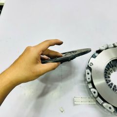 Bộ lá côn bàn ép Nissan Navara. Đời 2010 - 2013. Động cơ YD25. Hàng Exydy Japan. Mã 30100JS10C, 30210JS10B