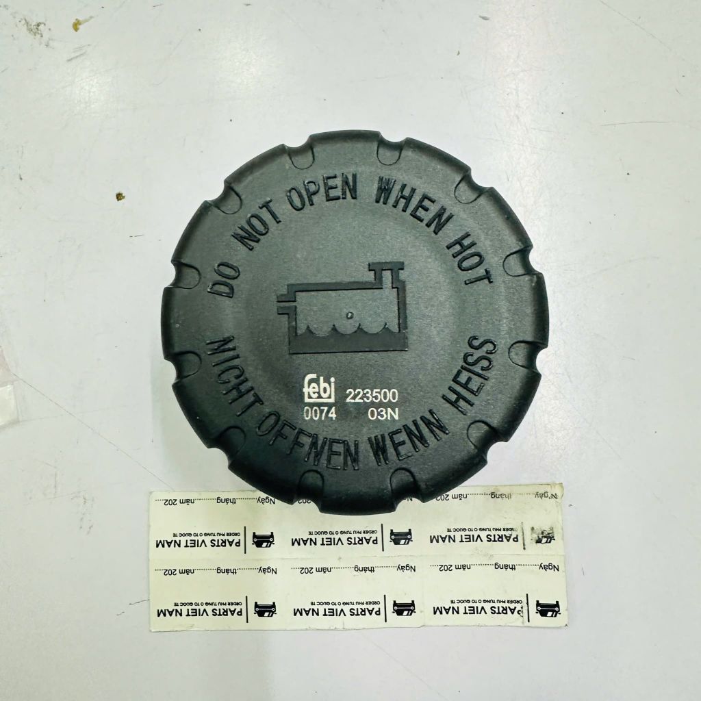 Nắp đậy bình nước phụ Mercedes C180, C200 (W203, W204), E200, E240, E280 (W210, W211, W212), S300 S400 ( W220, W221 ), GLK (X204), ML (W164). Hàng Febi. Mã A2105010715, A2105010615