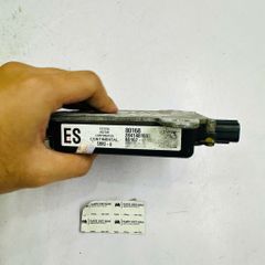 Hộp radar cảnh báo điểm mù (BSM) Lexus ES250, ES350, ES300h, ASV60, GSV60, AVV60 .Đời 2012 - 2018. Hàng tháo xe. Mã 881620W030