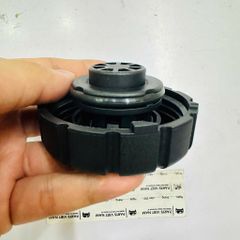 Nắp đậy bình nước phụ Mercedes C180, C200 (W203, W204), E200, E240, E280 (W210, W211, W212), S300 S400 ( W220, W221 ), GLK (X204), ML (W164). Hàng Febi. Mã A2105010715, A2105010615