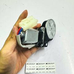 Mô tơ nâng hạ kính trước phải Toyota Corolla Altis (ZZE122). Đời 2001 - 2008. Hàng China. Động cơ 1ZZ 3ZZ. Mã 8571002150