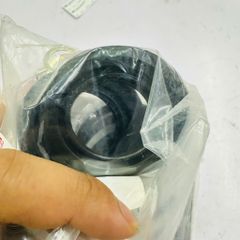 Cupben phanh trước, bộ gioăng phớt heo phanh trước Lexus LS460, LS600h đời 2007 - 2016. Hàng xịn Japan 1UR, 2UR. Mã 0447850040, 0447950130 ( 1 bộ )