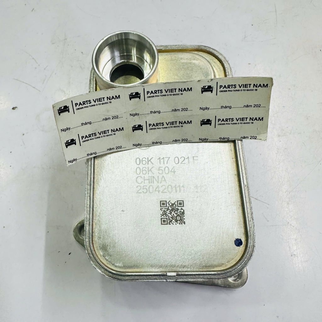 Két làm mát dầu số, két sinh hàn hộp số Audi A1, A3, A4, A5, A6, A7, Q2, Q3, Q5, Q7, TT, Volkswagen Arteon. Hàng China. Mã 06K117021F, 06L117021G