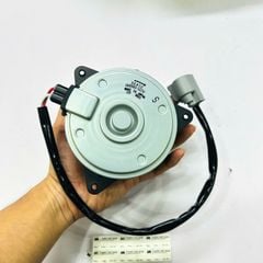Mô tơ quạt két nước Lexus RX300, RX330, RX350 (GSU35), RX270, RX350, RX450h (AGL10, GGL15, GYL1). Đời 2003 - 2015. Hàng Denso. Động cơ 2GR-FE, 1AR-FE. Mã 1636331160