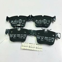 Bộ má phanh sau hay bố thắng sau Mercedes GLC X253, C-Class W205, E-Class W213 GLC 200, GLC 250 GLC 300, C200, C250, C300, E180, E200, E250, E300. Đời 2015 - 2023. Hàng xịn. Mã A0004207803, A0004205900, A0004208300, A0004208300