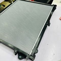Két nước làm mát Toyota Land Cruiser URJ200, URJ202, GRJ200, UZJ200, VDJ200, VX, Lexus LX450d URJ200, URJ201, VDJ201. Đời 2007 - 2021. Hàng cao cấp bảo hành 6 tháng. Mã 1640050383