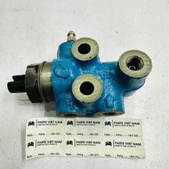 Van chia dầu phanh Toyota Hilux. Đời 2004 - 2015. Hàng xịn (không hộp). Mã 479100K020