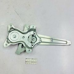 Compa lên xuống kính cửa sau phải Toyota Camry (XV50), Lexus (IS200t, IS250, IS300, IS350), GS (GS250, GS300, GS350, GS450h). Đời 2012 - 2020. Hàng China. Mã 6980333050
