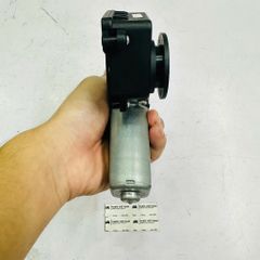 Mô tơ lên xuống kính cửa sau trái Toyota Camry Hybrid (AHV40). Đời 2006 - 2012. Hàng China. Mã 8572033201