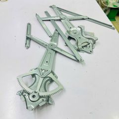 Compa nâng hạ kính trước trái phải Toyota Corolla Altisn ZRE142, ZZE142. Đời 2007 - 2014. Hàng cao cấp. Mã Trái 6982012670, Phải 6981012690 (1 cái)